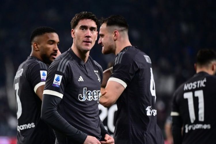 Penyerang Juventus, Dusan Vlahovic, berselebrasi seusai mencetak dalam lanjutan Liga Italia antara Juventus vs Empoli di Stadion Allianz pada 27 Januari 2024. Artikel ini berisi klasemen Liga Italia.