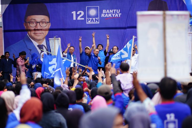 Ketua Umum Partai Amanat Nasional (PAN) Zulkifli Hasan (Zulhas) saat menghadiri agenda konsolidasi partai di Gelanggang Olahraga (GOR) Anugrah Makassar, Sulawesi Selatan, Rabu (24/1/2024).