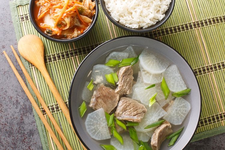 Sup daging lobak ala Korea. 