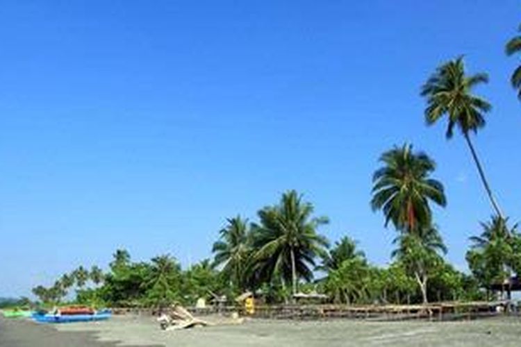 Pantai Bungin di Desa Motabang, Kecamatan Lolak Kabupaten Bolaang Mongondow menyimpan potensi wisata yang mempesona. Pantai ini memiliki pasir putih yang membentang sepanjang lebih dari 2000 meter.