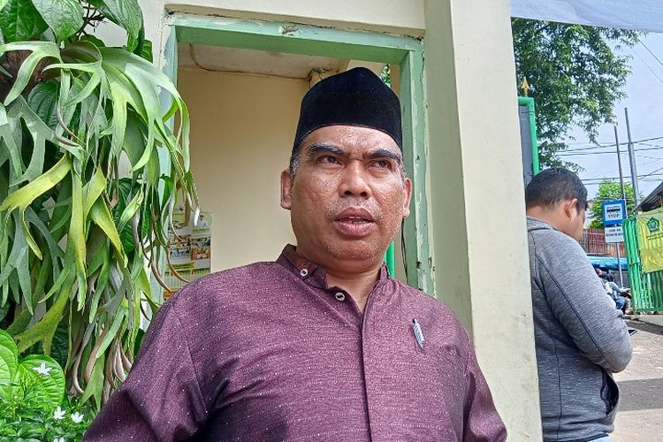 Wakil Humas MTsN 19 Jakarta Selatan, Gozali saat diwawancarai di lokasi, Jalan Pinang Kalijati, Pondok Labu, Cilandak, Jaksel pada Sabtu (8/10/2022)