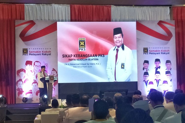 Wakil Ketua Majelis Syuro Partai Keadilan Sejahtera (PKS) Hidayat Nur Wahid saat berbicara dalam Rapat Koordinasi Nasional (Rakornas) di Hotel Bidakara, Jakarta, Sabtu (16/11/2019).