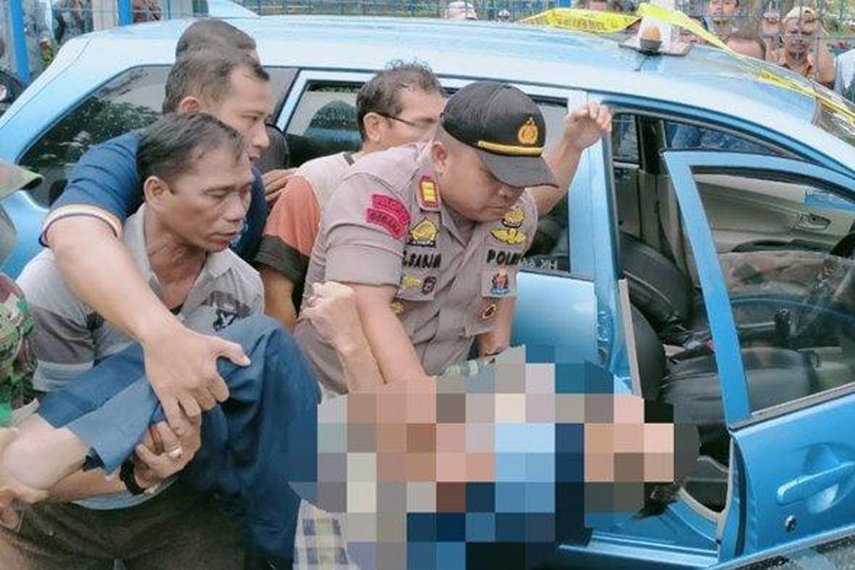 Seorang sopir taksi ditemukan meninggal dunia di dalam kendaraan di depan Perumahan Villa Pertiwi, Cilodong, Kota Depok, Jumat (31/1/2020).
