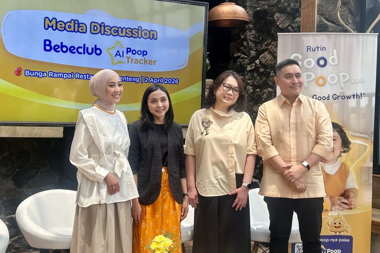 (Kiri ke kanan) celebrity mom Winona Willy, Marketing Manager Consumer Value Journey & Customer Relationship Management Danone Specialied Nutrition (SN) Indonesia Rakhmania Pithaloka, Dokter Spesialis Anak-Konsultan Gastrohepatologi dr. Frieda Handayani Kawanto, Sp.A, Subsp. GH (K), dan Medical & Scientific Affairs Director Danone Indonesia, Dr. dr. Ray Wagiu Basrowi, MKK. dalam dalam Diskusi Media ‘Monitor Kesehatan Pencernaan Anak dengan Bebeclub AI Poop Tracker’, Kamis (2/4/2026).