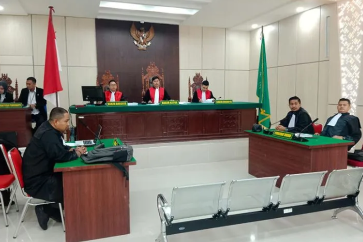 Sidang dengan perkara pembunuhan berencana di Pengadilan Negeri Jantho, di Aceh Besar, Senin (6/3/2023). 