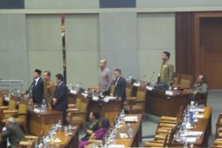 Sebanyak sebelas anggota Fraksi Partai Golongan Karya memilih sikap berbeda dari sikap fraksinya, dengan memilih pilkada langsung, dalam pengesahan RUU Pilkada, dalam sidang paripurna DPR, Jumat (26/9/2014) dini hari.