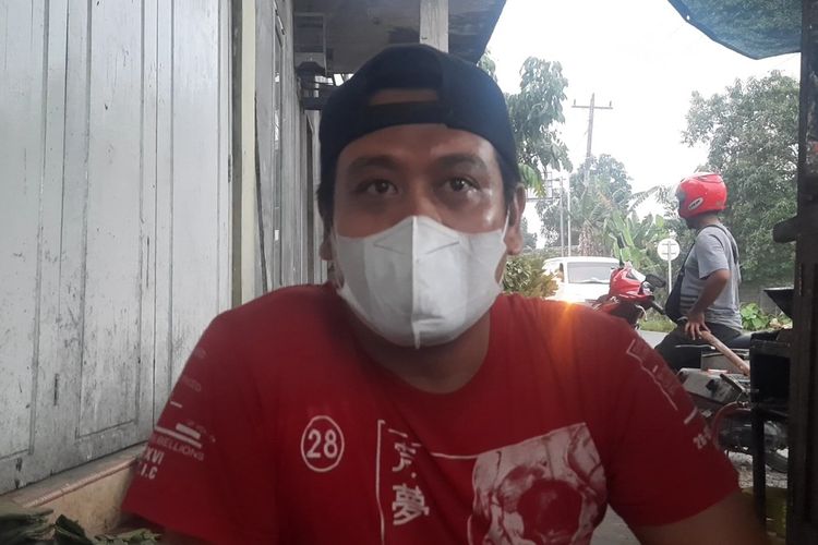 Edi (33) penjual gorengan di Blora