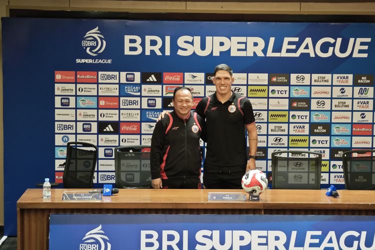 Asisten pelatih Persija Jakarta, Ricky Nelson, dan Van Basty Sousa