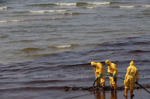 FOTO: Setelah Tercemar Tumpahan Minyak, Pantai di Thailand Ditutup untuk Umum