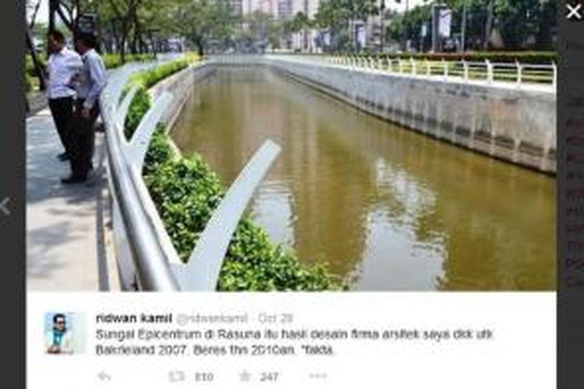 Dalam akun Twitter-nya, @ridwankamil, Emil menyebut pengerjaan Sungai Epicentrum merupakan karyanya bersama teman-teman dalam firma untuk proyek Bakrie Land pada tahun 2007. 