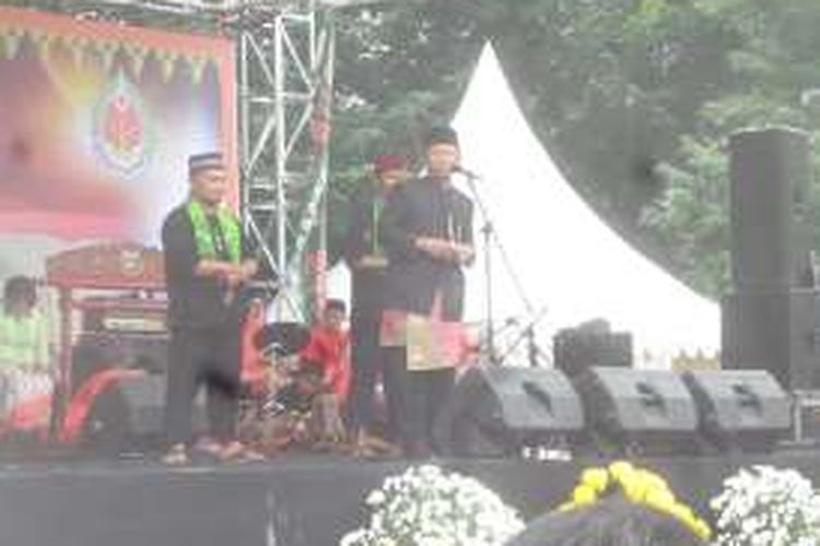 Ketua Badan Musyawarah (Bamus) Betawi, Zainuddin saat memberi kata sambutan dalam acara Lebaran Betawi 2016, di Lapangan Banteng, Gambir, Jakarta Pusat, Minggu (14/8/2016).