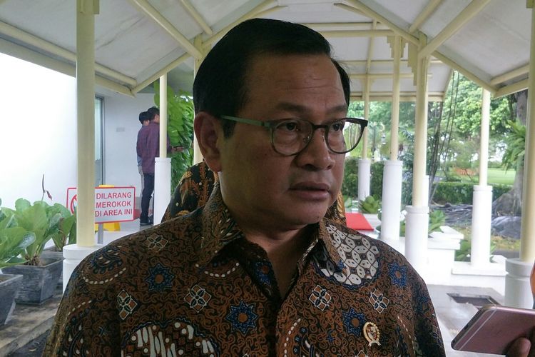 Seskab Pramono Anung di Istana Kepresidenan, Jakarta, Senin (17/2/2020)