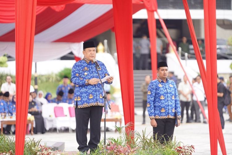 Plt Gubri Hariyanto saat menjadi inspektur upacara peringatan HKN ke-61.