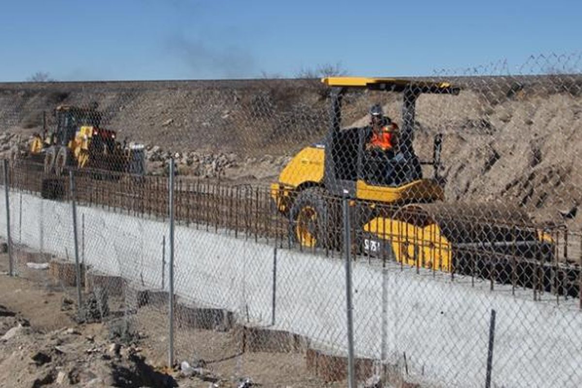 Beginilah situasi perbatasan antara AS dan negara bagian Ciudad Juarez, Meksiko. Sebagian perbatasan kedua negara memang dipagari, tetapi Presiden Donald Trump bersikukuh menginginkan tembok pembatas.