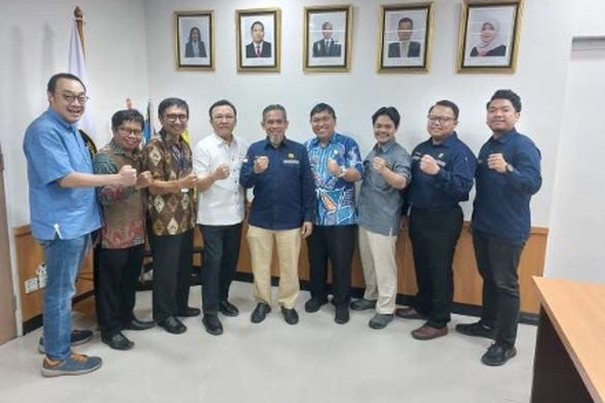 Ditjen EBTKE menerima kunjungan pengurus MEBI pada Selasa, 5 September 2023. Kunjungan dipimpin Ketua Umum Milton Pakpahan dan Sekretaris Jenderal Arief Yunan dan diterima Direktur Bio Energi Edi Wibowo.