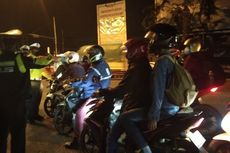 Cerita Pemudik Motor Pasrah Diputar Balik di Karawang, 