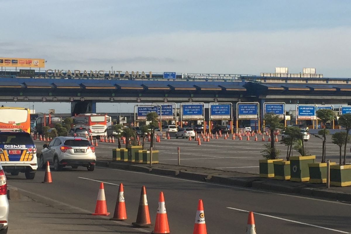 Gerbang Tol Cikarang Utama.