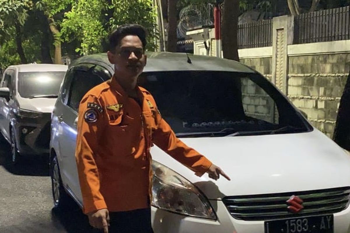 Mobil ASN yang menjadi korban pecah kaca saat terparkir, Sabtu (25/11/2023)
