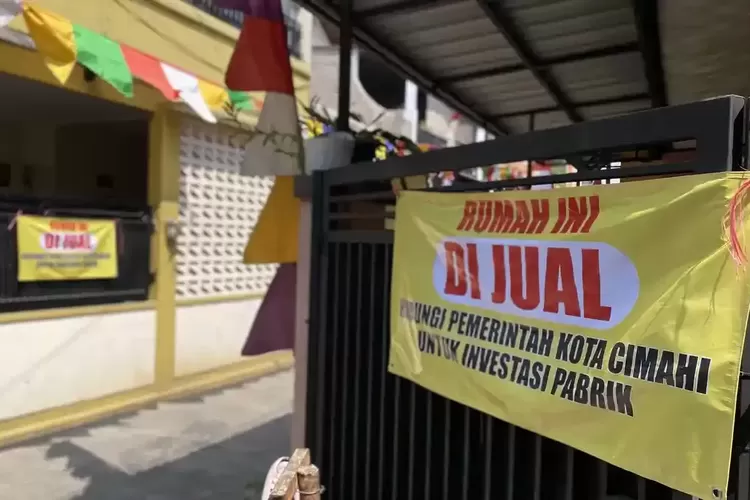 Protes Pabrik Dekat Permukiman, Warga Cimahi Ramai-ramai Pasang Spanduk 