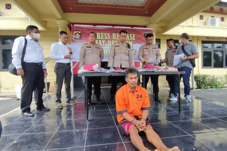 Romli pelaku pembunuhan terhadap calon kepala desa di Ogan Ilir Sumsel berhasil ditangkap setelah buron empat bulan