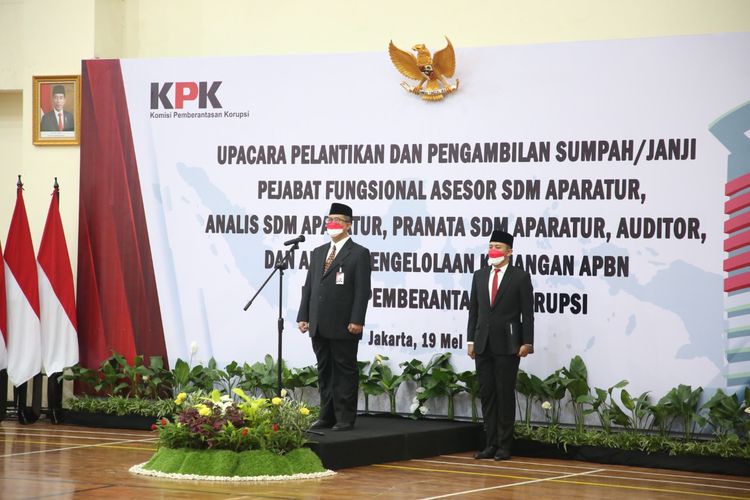 Komisi Pemberantasan Korupsi (KPK) melantik 43 pegawai pada jabatan fungsional baru di Gedung Juang Merah Putih KPK, Kamis (19/5/2022).