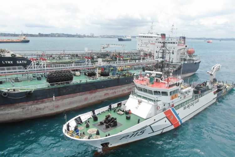 Kementerian Perhubungan (Kemenhub) bersama instansi terkait mengamankan kapal ilegal di perairan Batam.
