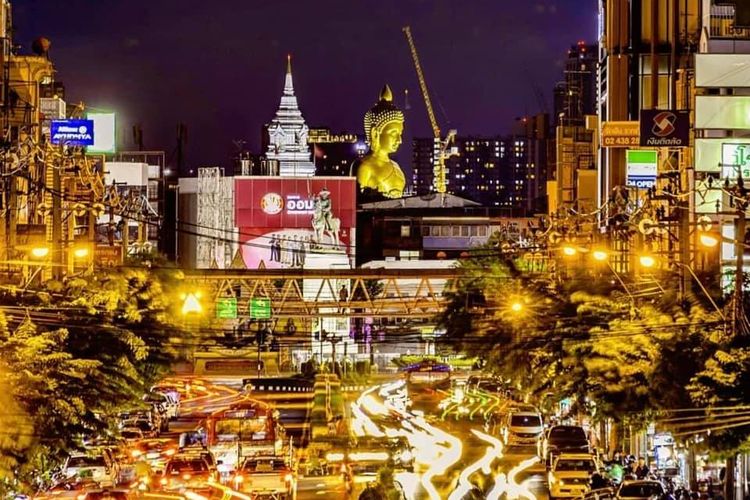 Sebuah kuil Thailand yang membangun patung Buddha setinggi 69 meter (230 kaki)  mengatakan pembangunannya hampir selesai. 
