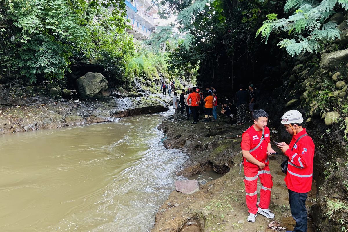 Lagi Berenang, Bocah 13 Tahun Hanyut di Sungai Ciliwung di Bogor Timur