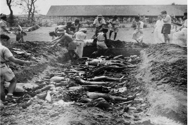 pemakaman massal korban tragedi Mergosono, Malang 1947.