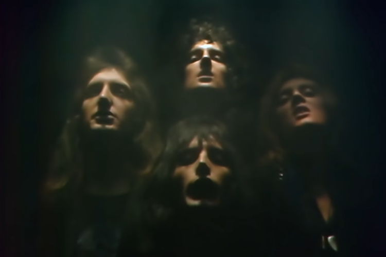 Queen dalam video klip lagu Bohemian Rhapsody