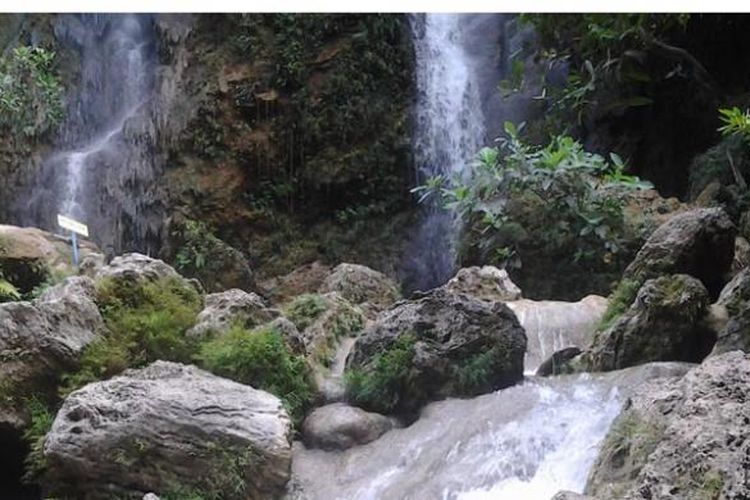 Air Terjun Sri Gethuk, Gunung Kidul, Yogyakarta.