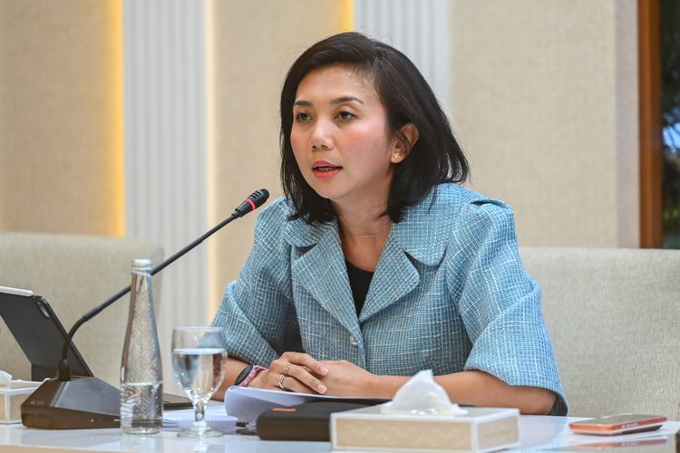 Juru Bicara Kementerian Luar Negeri Yvonne Mewengkang memberikan keterangan pers saat Press Briefing di Ruang Palapa, Kementerian Luar Negeri, Jakarta, Kamis (8/1/2026).
