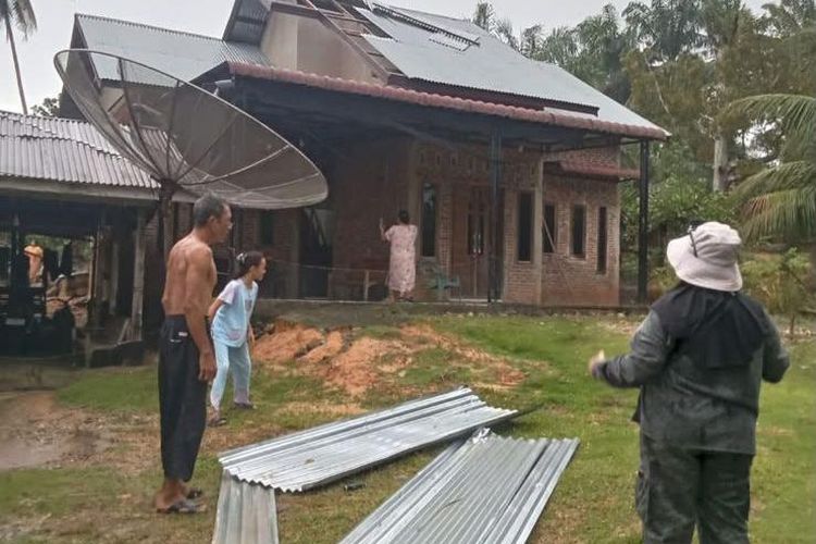 17 Bangunan Rusak karena Angin Kencang di Provinsi Aceh