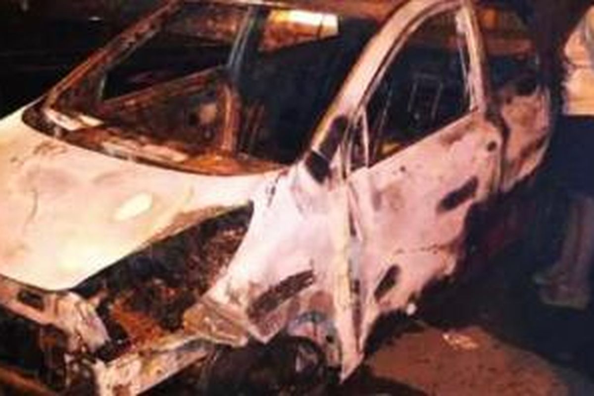 KIA Picanto Aris 'Idol' terbakar