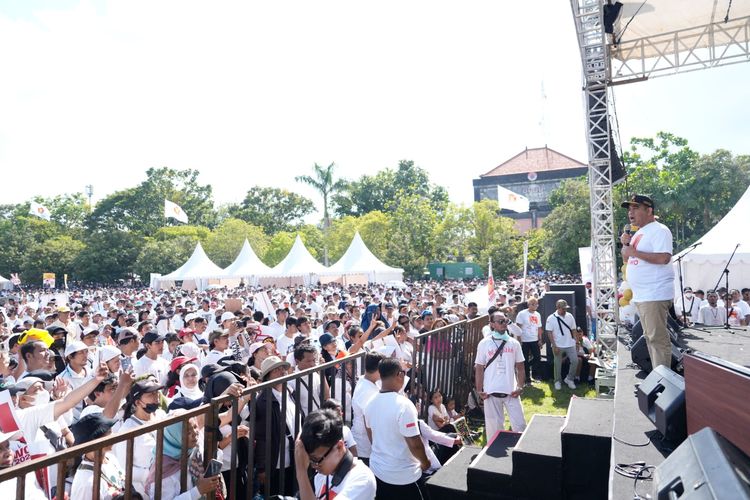 Sekretaris Jenderal Partai Gerindra Ahmad Muzani ketika kunjungan di Bali, Minggu (12/3/2023) dalam acara Jalan Sehat Prabowo.