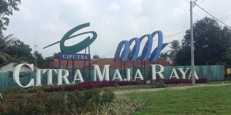 Pintu gerbang Citra Maja Raya, Maja, Lebak, Banten.