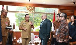 Mendagri Tito Terima Kunjungan CIO Danantara, Bahas Penguatan Pendidikan hingga Pengelolaan Sampah Berkelanjutan