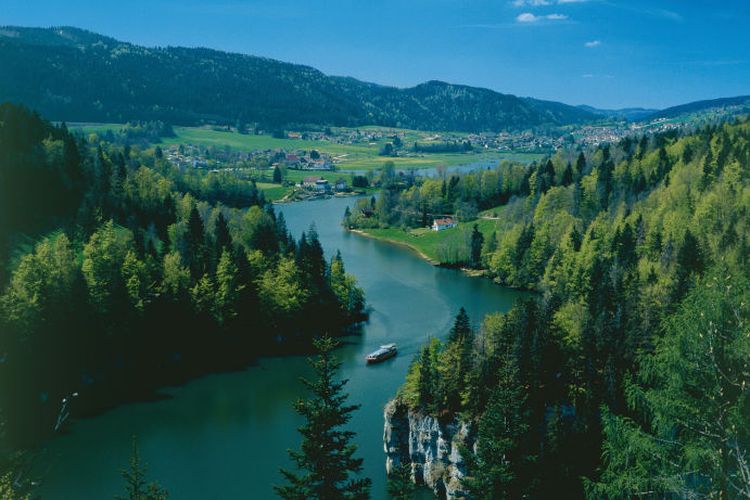 Sungai Doubs, salah satu sungai di Swiss