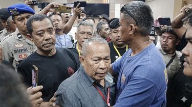 Sidang Pembunuhan Satu Keluarga di Indramayu Ricuh: Keluarga Korban Teriak Pembunuh Jangan Dibela