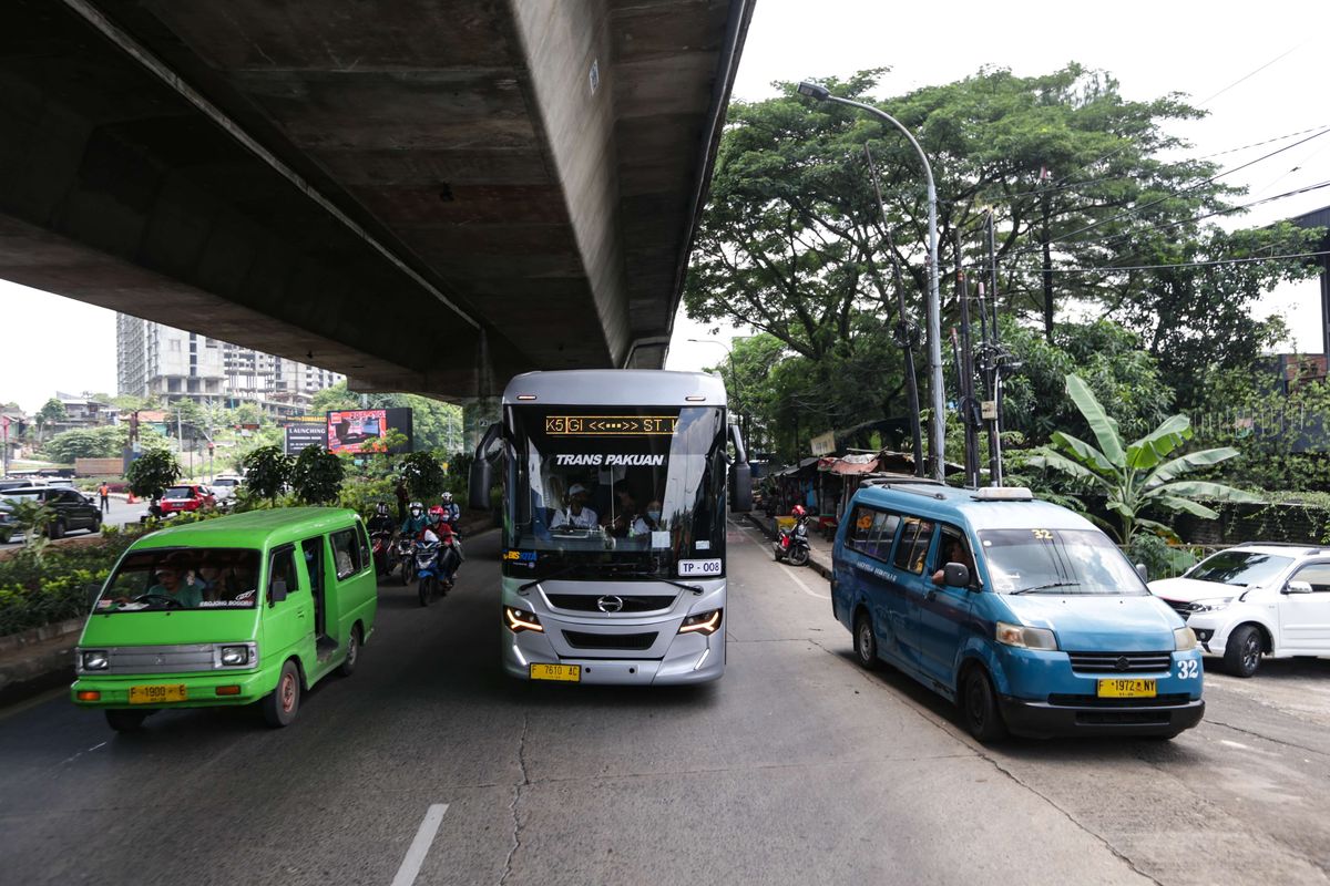 Bus Kita Trans Pakuan resmi mulai beroperasi di Bogor, Selasa (2/11/2021). Moda transportasi ini selain akan menggantikan angkot juga memberikan kenyamanan dan kemudahan bagi warga di Kota Bogor.