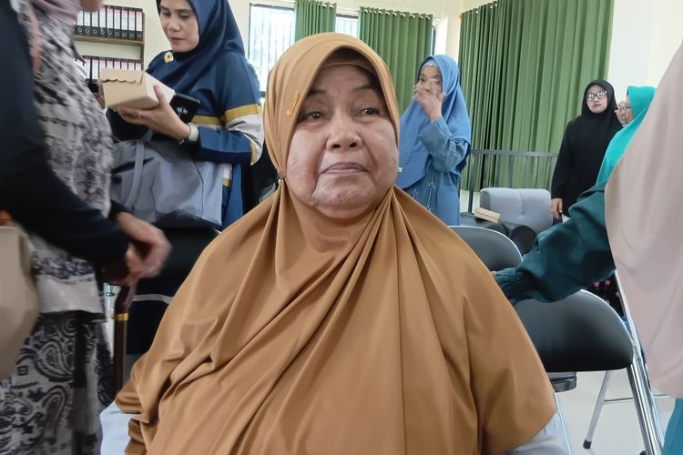Menabung dari Jualan Pisang Goreng, Nenek Hamisa Akhirnya Berkesempatan Naik Haji