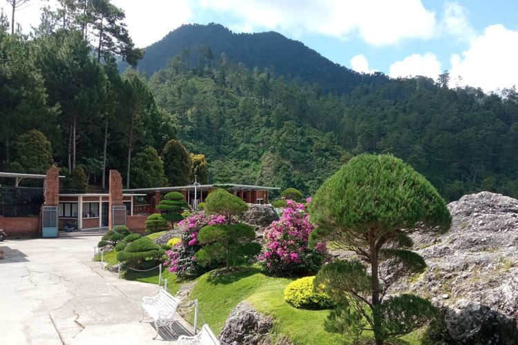 WISATA WONOGIRI - Taman di area Goa Resi Wonogiri(KOMPAS.COM/NUR ROHMI AIDA)