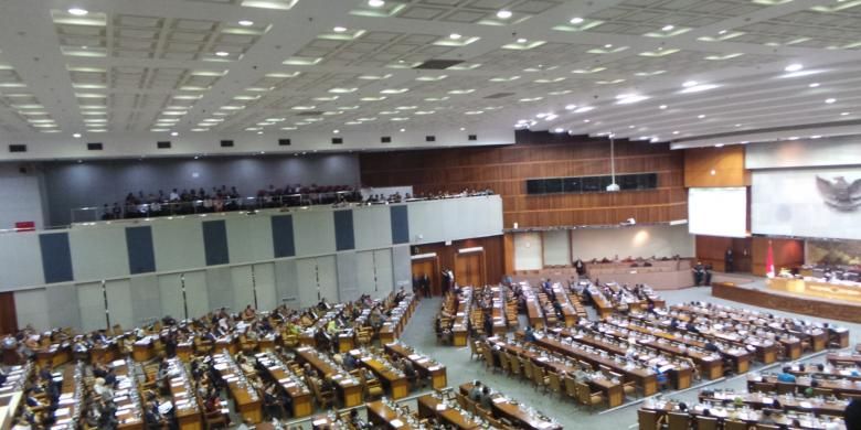 Ilustrasi sidang paripurna: Suasana rapat paripurna pengesahan Perppu Pilkada menjadi Undang-Undang, di Gedung DPR, Jakarta, Selasa (20/1/2015).