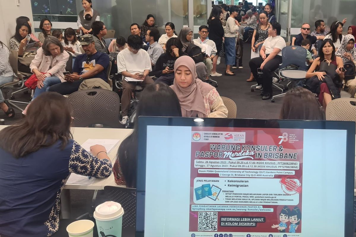 Konsulat Jenderal Republik Indonesia (KJRI) Sydney memperingati HUT ke-78 RI dengan mengadakan layanan Warung Konsuler di Brisbane pada 26-27 Agustus 2023.