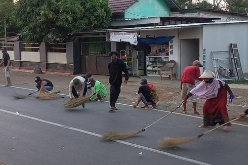 Tradisi Menyapu Uang di Indramayu Saat Mudik Sulit Dihilangkan