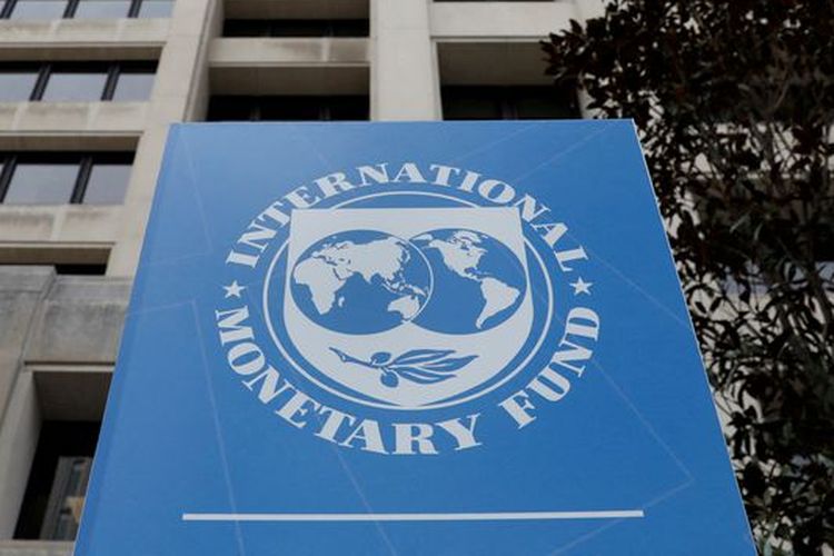 Gedung markas Dana Moneter Internasional (IMF) terlihat jelang pertemuan musim semi IMF/Bank Dunia di Washington, AS, pada Senin (8/4/2019).