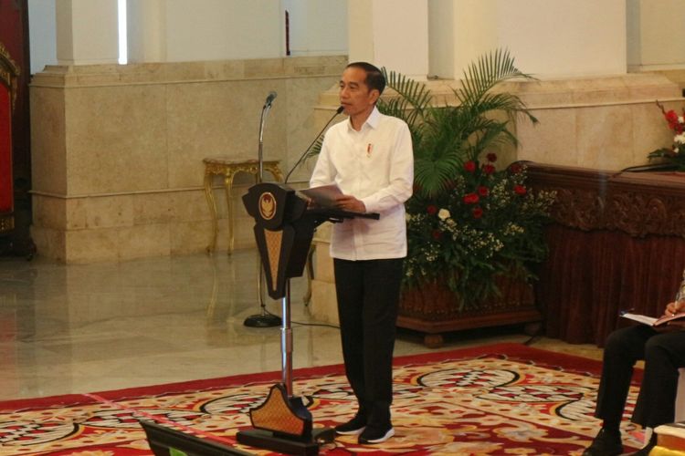 Presiden Joko Widodo membuka Rakornas Karhutla di Istana Negara, Jakarta