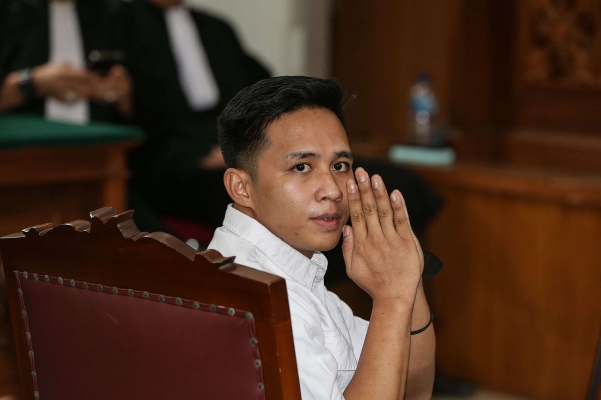 Terdakwa kasus dugaan pembunuhan berencana terhadap Nofriansyah Yosua Hutabarat atau Brigadir J, Richard Eliezer menjalani sidang vonis di Pengadilan Negeri Jakarta Selatan, Rabu (15/2/2023). Richard Eliezer divonis hukuman 1,5 tahun penjara.