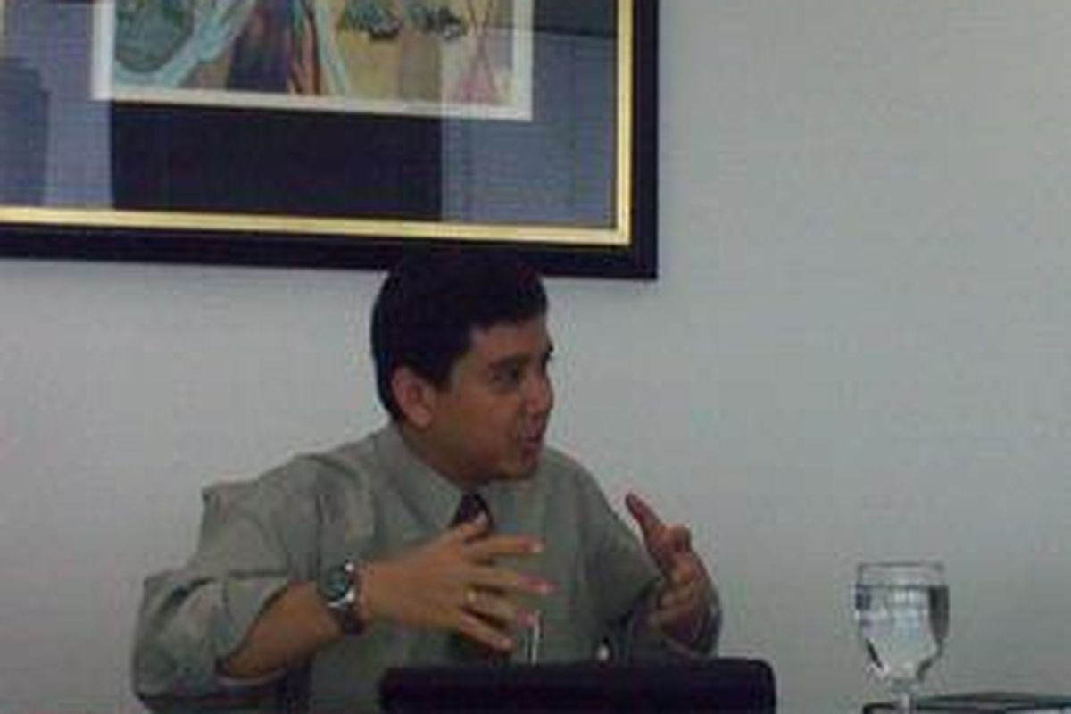 Ketua DPP Bidang Organisasi, Keanggotaan dan Kaderisasi (OKK) Golkar Yuddy Chrisnandi bertekad maju sebagai calon Ketua Umum Golkar periode 2009-2014.