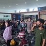 Saat Para Penumpang Pesawat Sikap Sempurna dan Hormat Bendera...